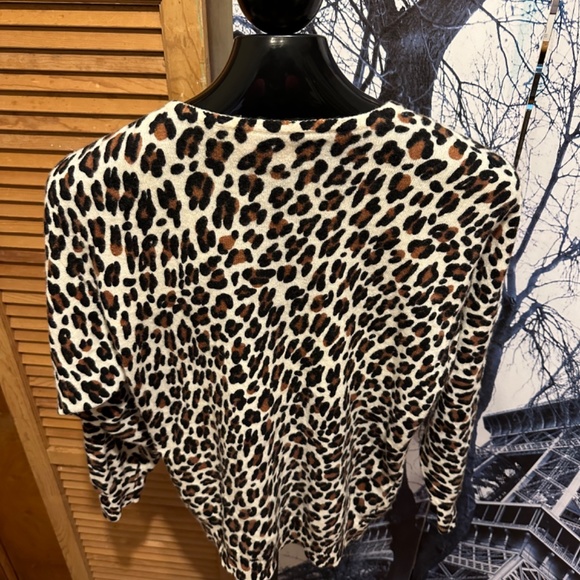Oppio Womens Leopard Print Cardigan Sweater - Picture 6 of 9